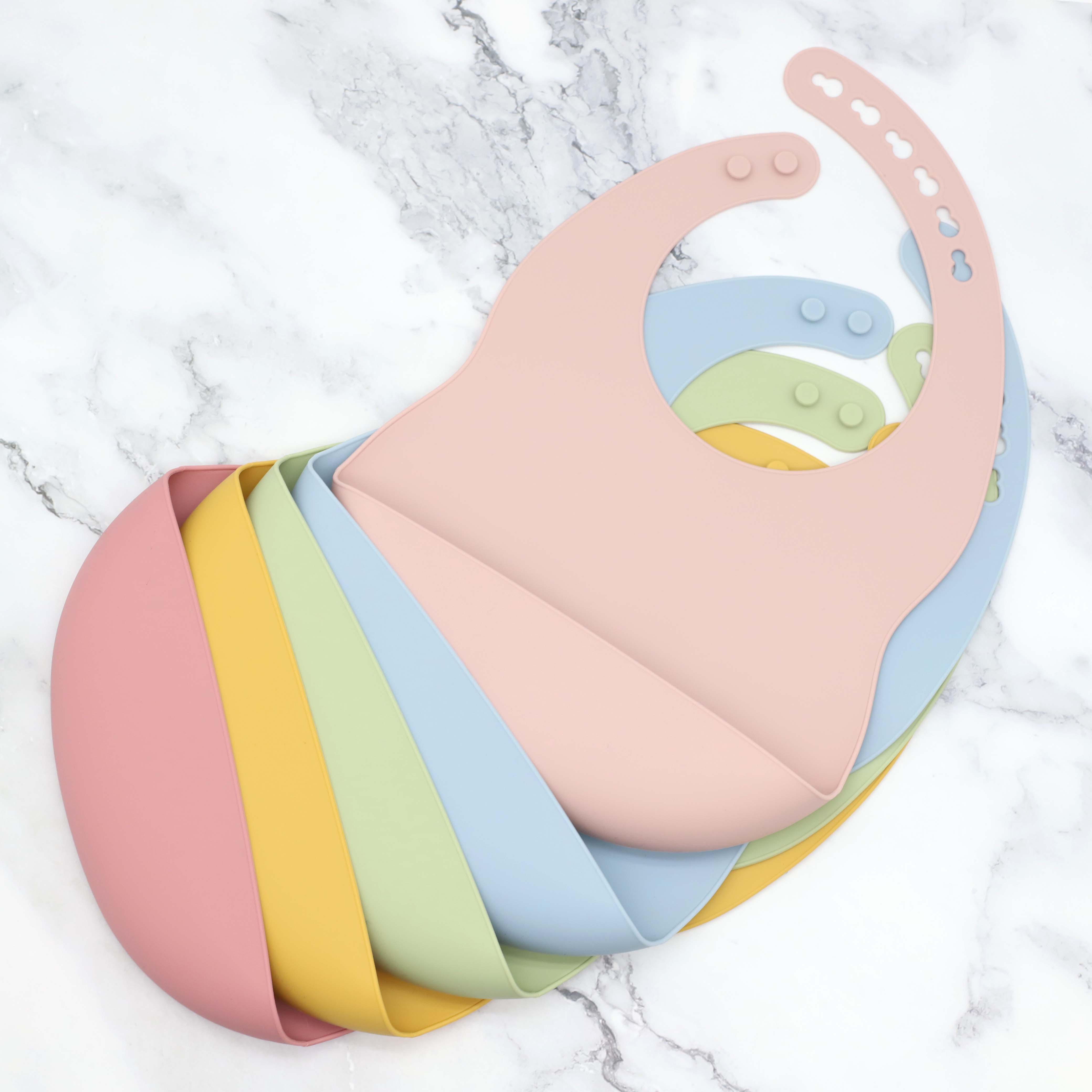 مريلة أطفال جديدة من السيليكون - مراجعة Silicone Baby Bibs وسعره