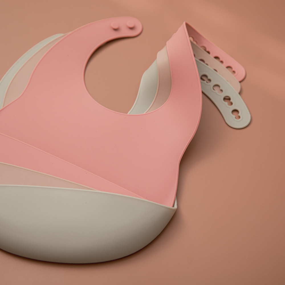 مريلة سيليكون قابلة للتعديل لل - مراجعة Silicone Baby Bibs وسعره